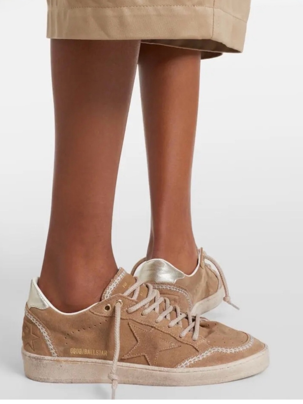 GOLDEN GOOSE
Ball Star Embroidered Suede Sneakers Brown
$695 wome 38 US 8 gently